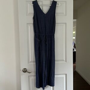 Old Navy women's denim sleeveless v-neck jumpsuit size small